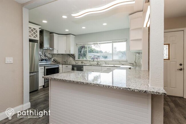 Foto del edificio - 2112 Timber Ln
