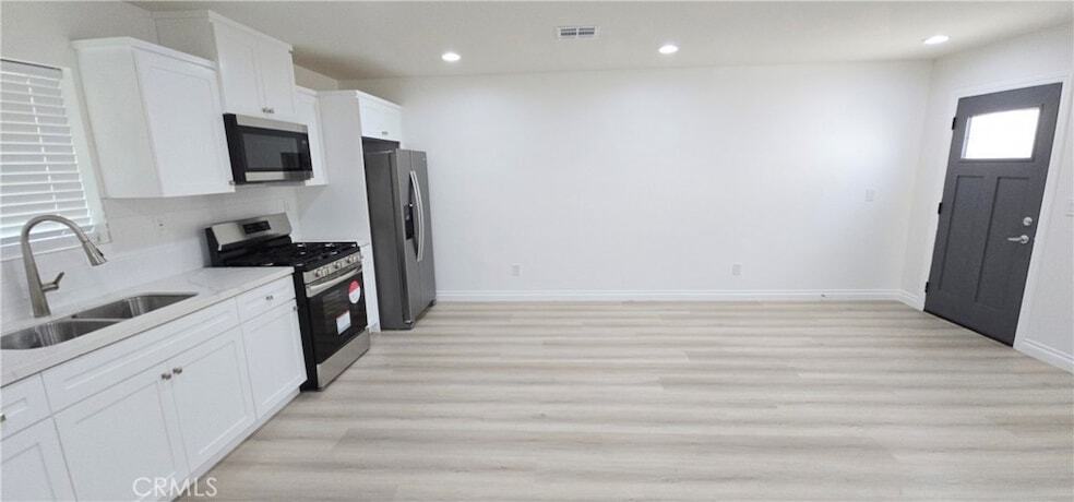 Foto principal - 10824 Long Beach Blvd