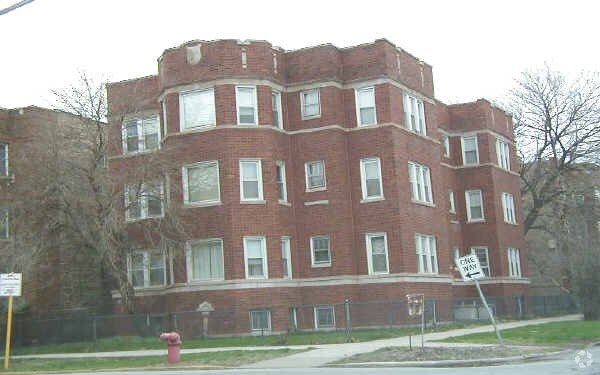 Primary Photo - 7959 S Eberhart Ave