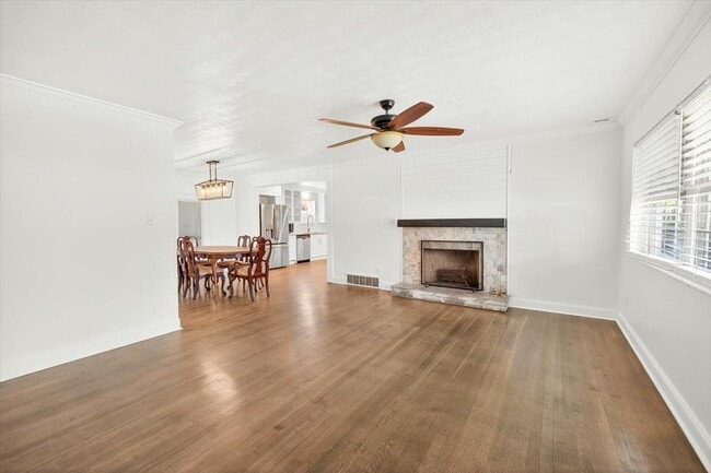 Building Photo - 4214 Woodcrest St