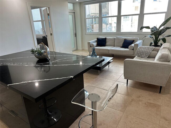 Foto del edificio - 6039 Collins Ave