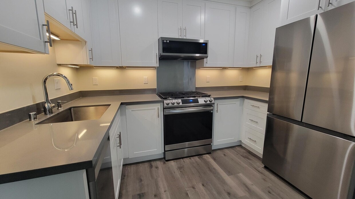 Kitchen - 310 Cypress Ave