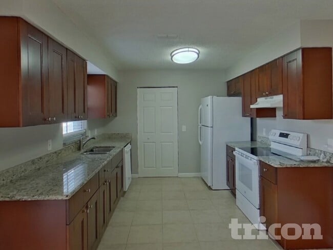 Building Photo - 910 Sunridge Point Dr