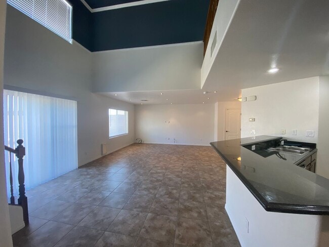 Building Photo - Southwest Home