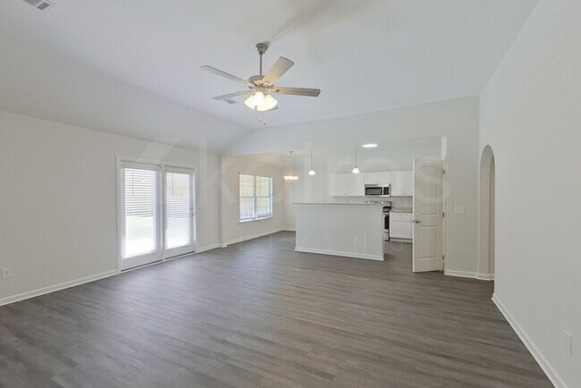 Foto del edificio - 114 Live Oak Dr