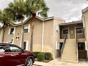 Building Photo - 9649 Riverside Dr