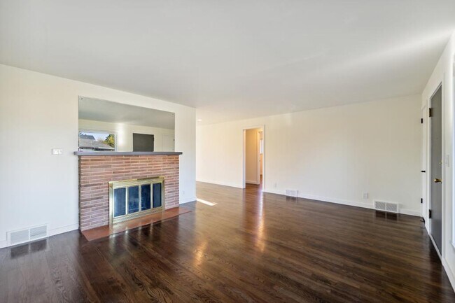 Foto del edificio - Wonderful West Seattle Rambler - 3 bedrooms