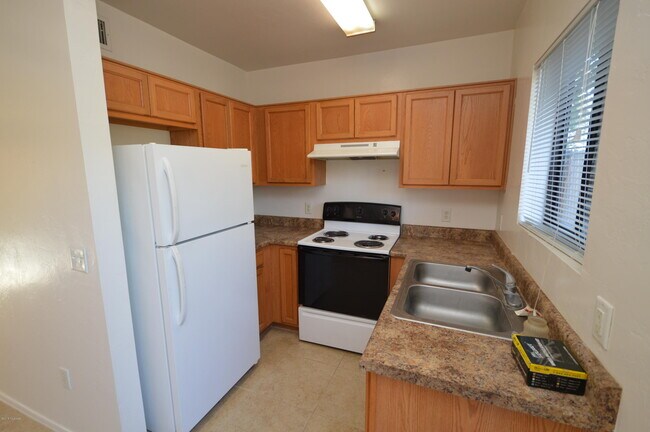 Foto del edificio - 4327 E Bellevue St