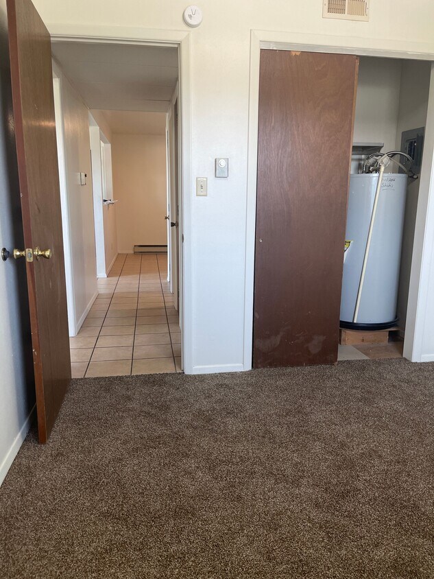 Primary Photo - 695 Portis St