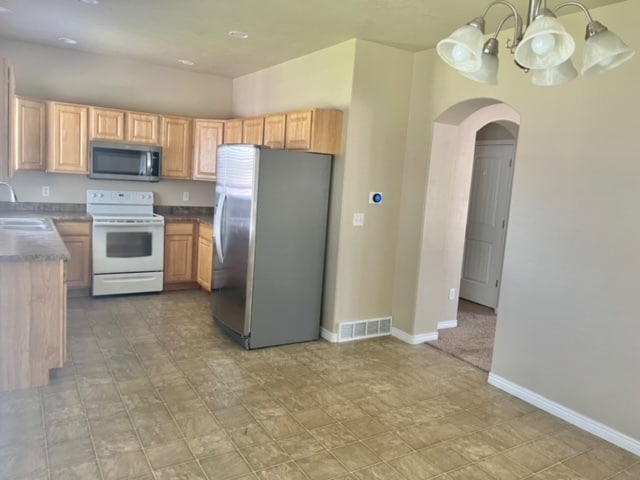 Building Photo - West Park Town House #36