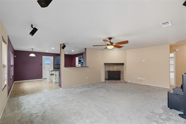 Foto del edificio - 322 Laurel Ln