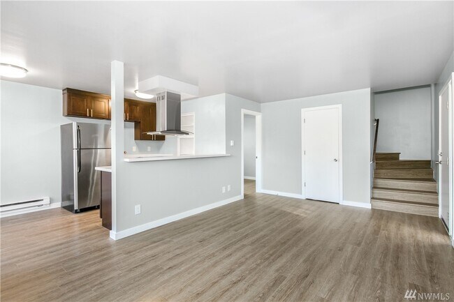 Building Photo - CLICK "REQUEST A TOUR" NOW!