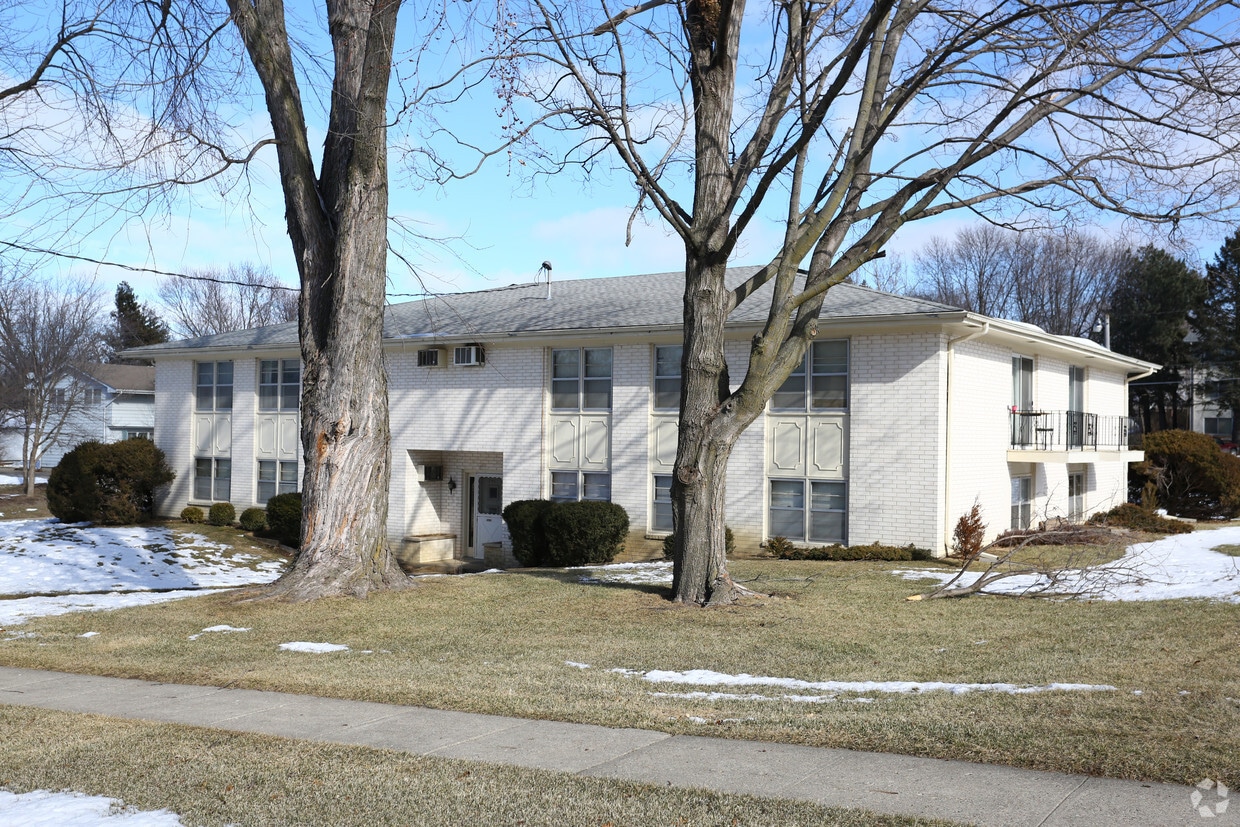 Primary Photo - 2413 Rocklyn Dr