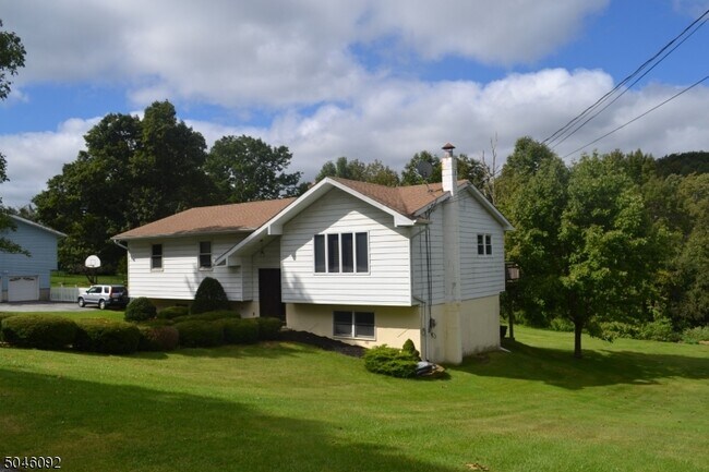 Foto del edificio - 21 Clover Ln