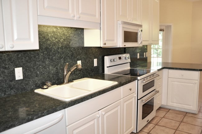 Building Photo - 4040 8th Ln