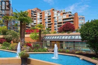 Building Photo - 1470 Pennyfarthing Dr