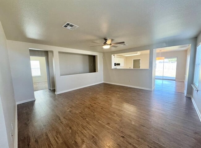 Foto del edificio - 110 Comal Cove