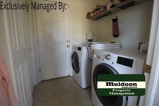 Foto del edificio - Beautiful 3 bedroom home that includes a f...