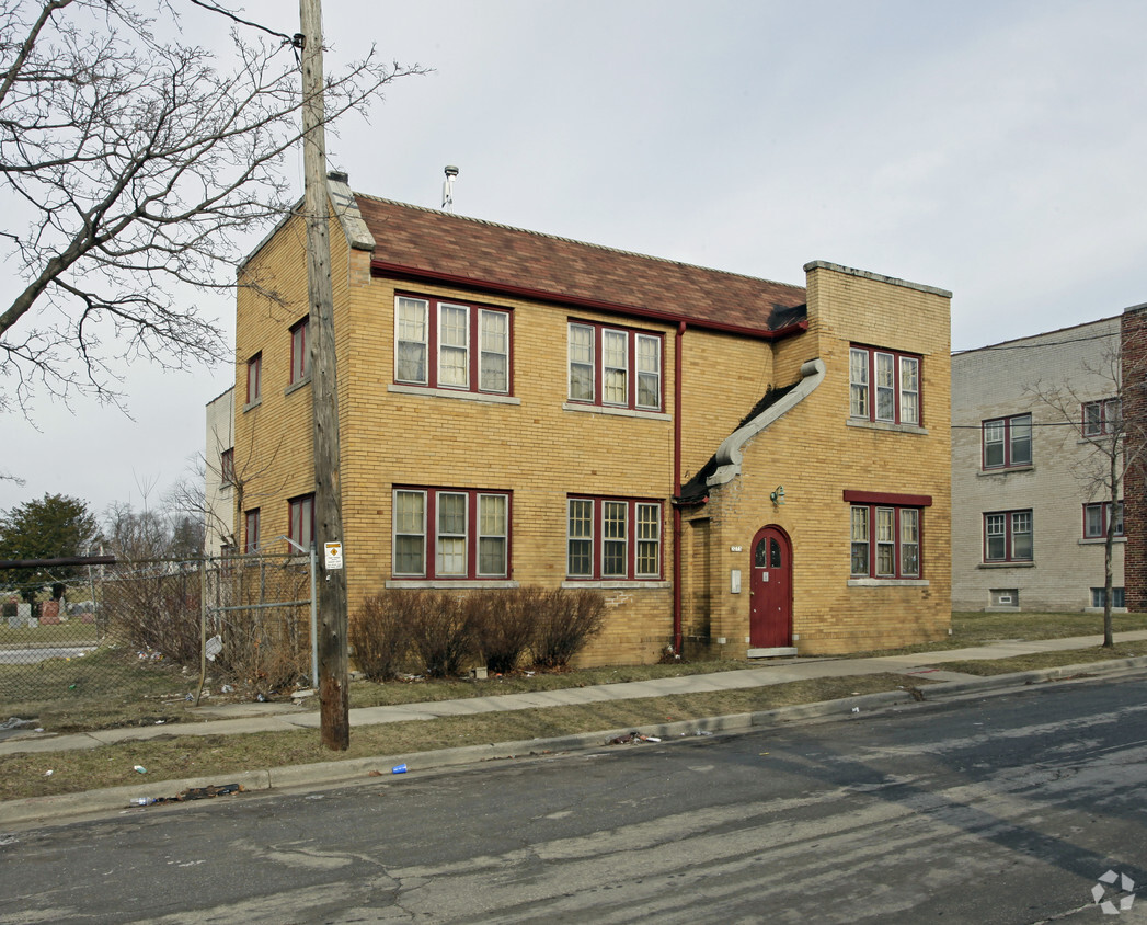 Primary Photo - 3273 N 17th St
