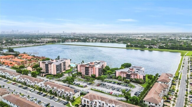 Building Photo - 20840 San Simeon Way