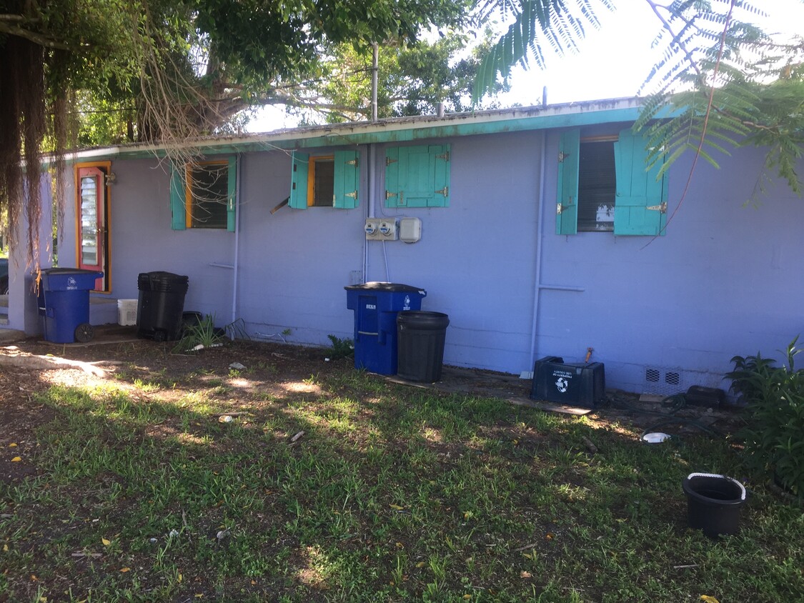 exterior - 27279 Rio Vista Cir