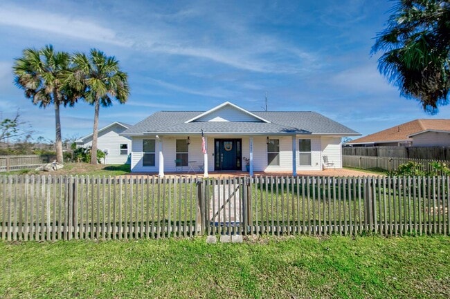 Building Photo - 1007 Cypress Ave