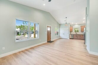 Building Photo - 515 Harrison Ave