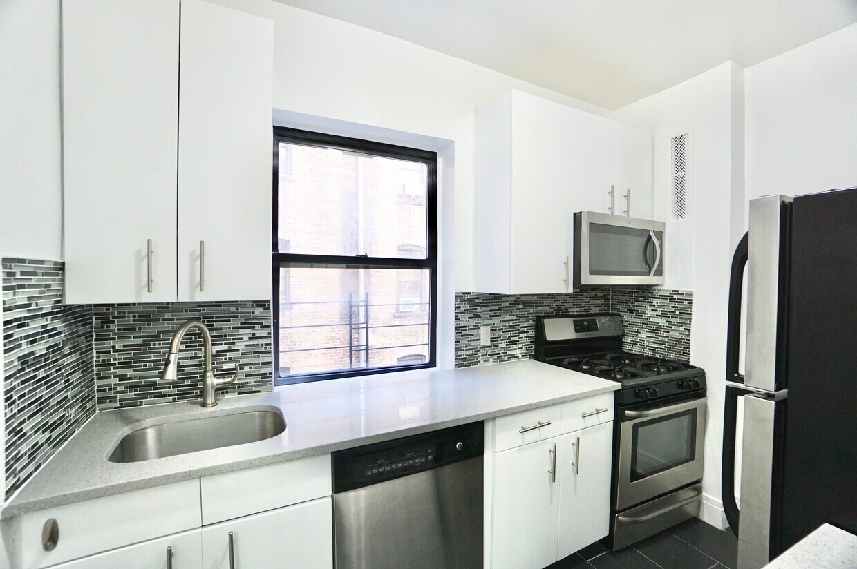 Primary Photo - 526 W 147th St