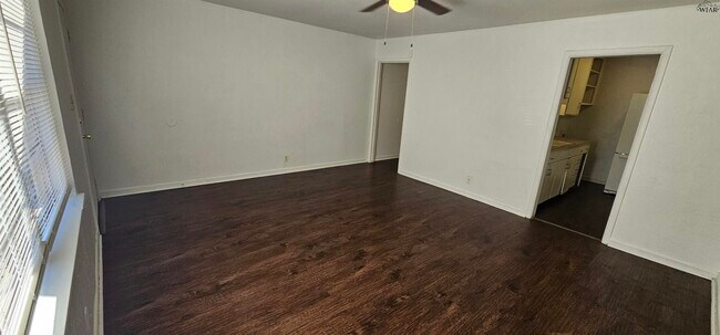 Foto del edificio - 1902 Huff St