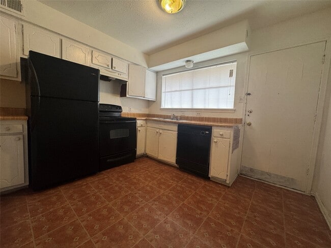 Foto del edificio - 6405 Westward St