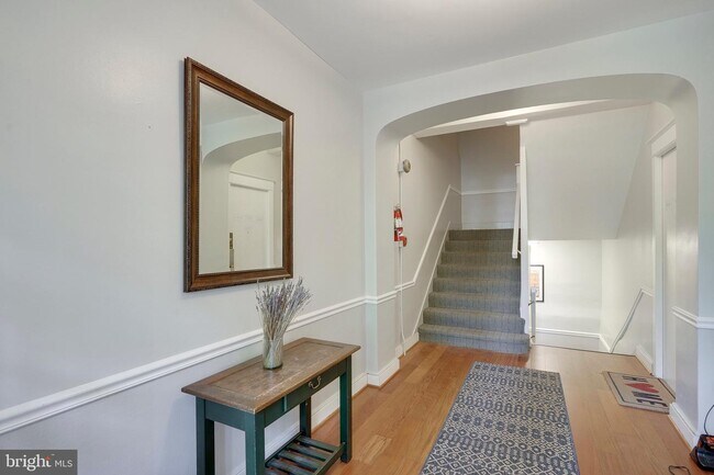 Building Photo - 1835 16th St NW