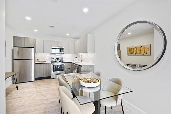 Foto del edificio - 136-144 Summit Ave