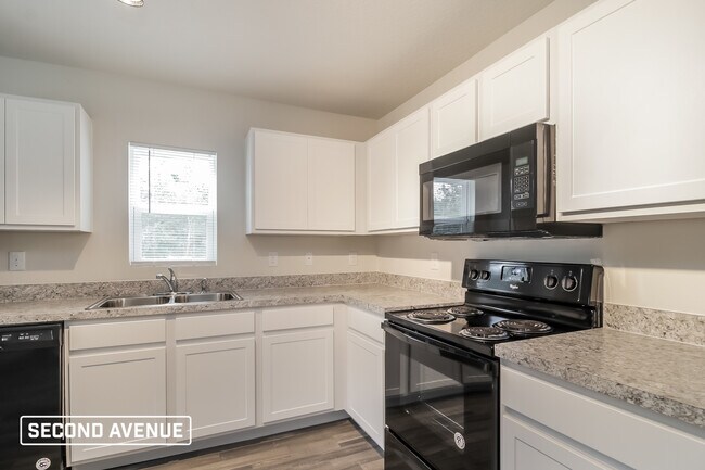 Building Photo - 280 Begonia Ln