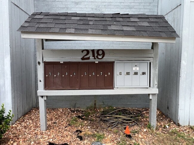 Photo - 219 Fry St Apartment