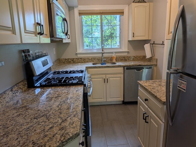 renovated kitchen - 3102 Valley Dr