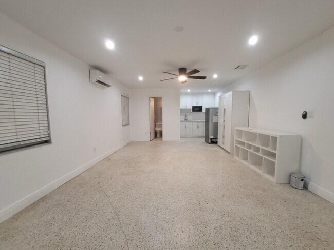 Foto del edificio - 1010 NW 23rd Ave