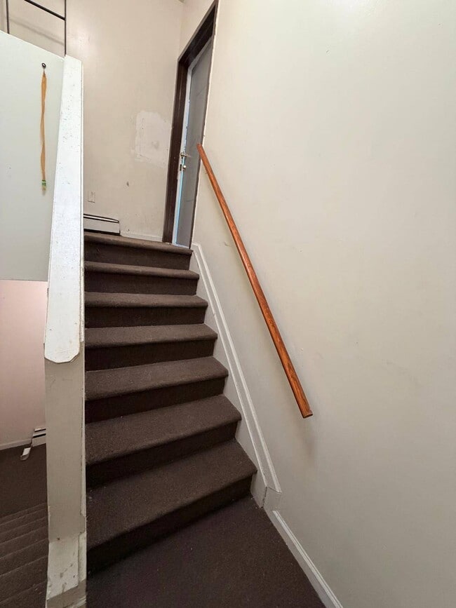 Building Photo - 392 Montauk Ave.