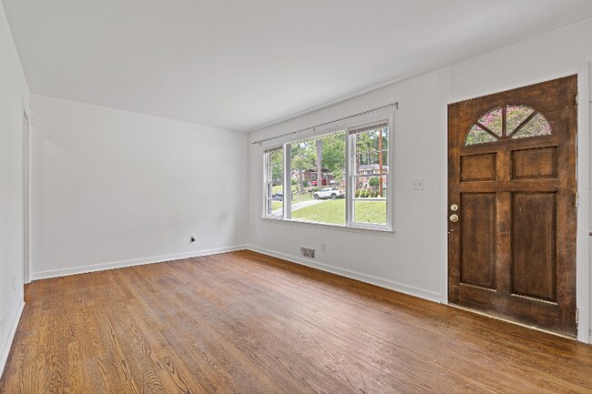 Foto del edificio - 1982 Rena Cir SW