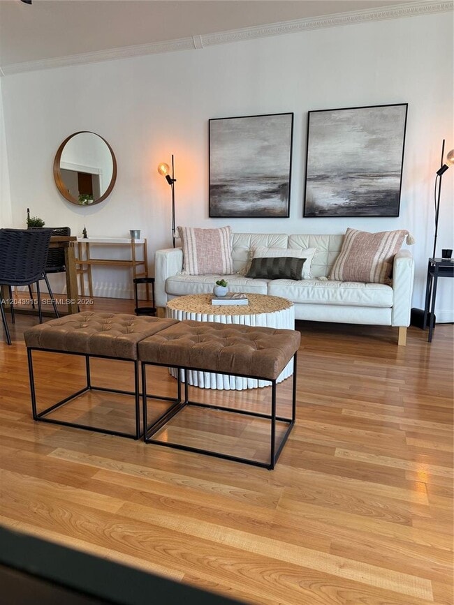 Building Photo - 520 Brickell Key Dr