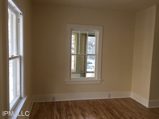 Building Photo - 3 br, 1 bath House - 1017 South Wilson Ave