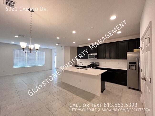 Foto del edificio - Beautiful townhome for rent in Apollo Beach