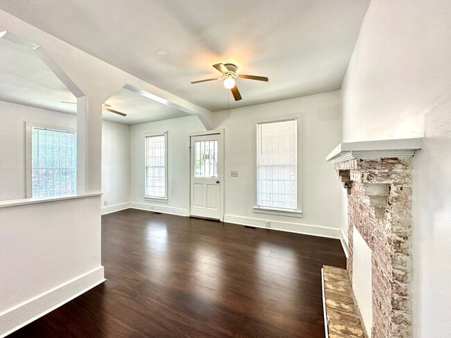 Building Photo - 2 Bedroom, 1.5 Bath House in East Central Neighborhood on the Charleston Peninsula!