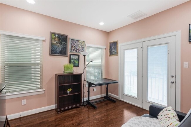 Building Photo - 8227 Cambridge St