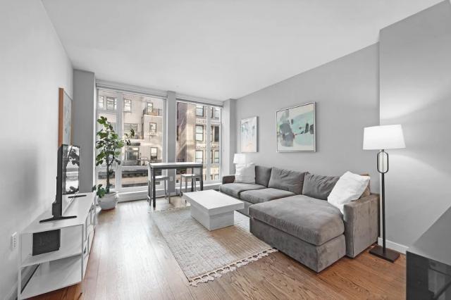 Foto principal - 2 bedroom in New York NY 10011