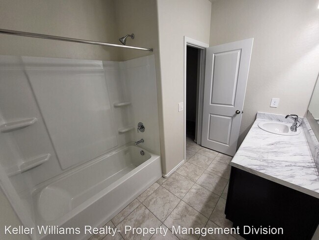 Foto del edificio - 3 br, 2 bath House - 1855 W Broadway AVE