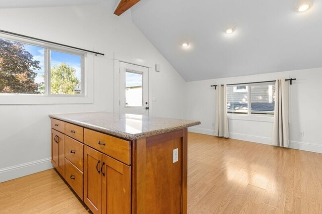 Building Photo - 3803 SE 65th Ave