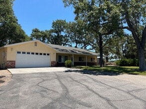 Building Photo - 645 Garcia Rd