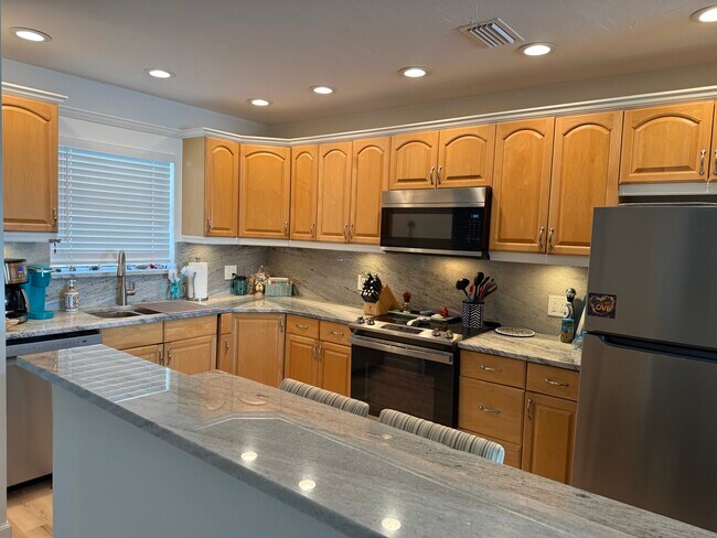 Foto del edificio - 236 Castlewood Dr