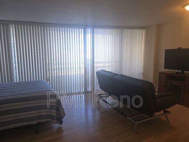 Foto del edificio - 100 N Arlington Ave