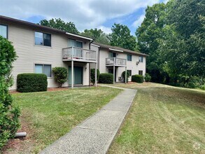 Building Photo - 390 Concord Ln